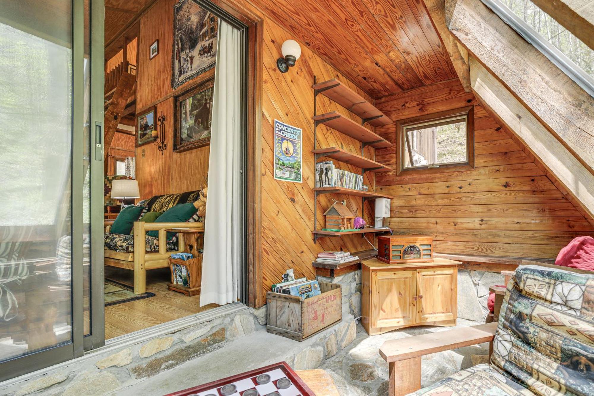 Creekside Whittier Cabin With Fire Pit Near Hiking! Екстериор снимка