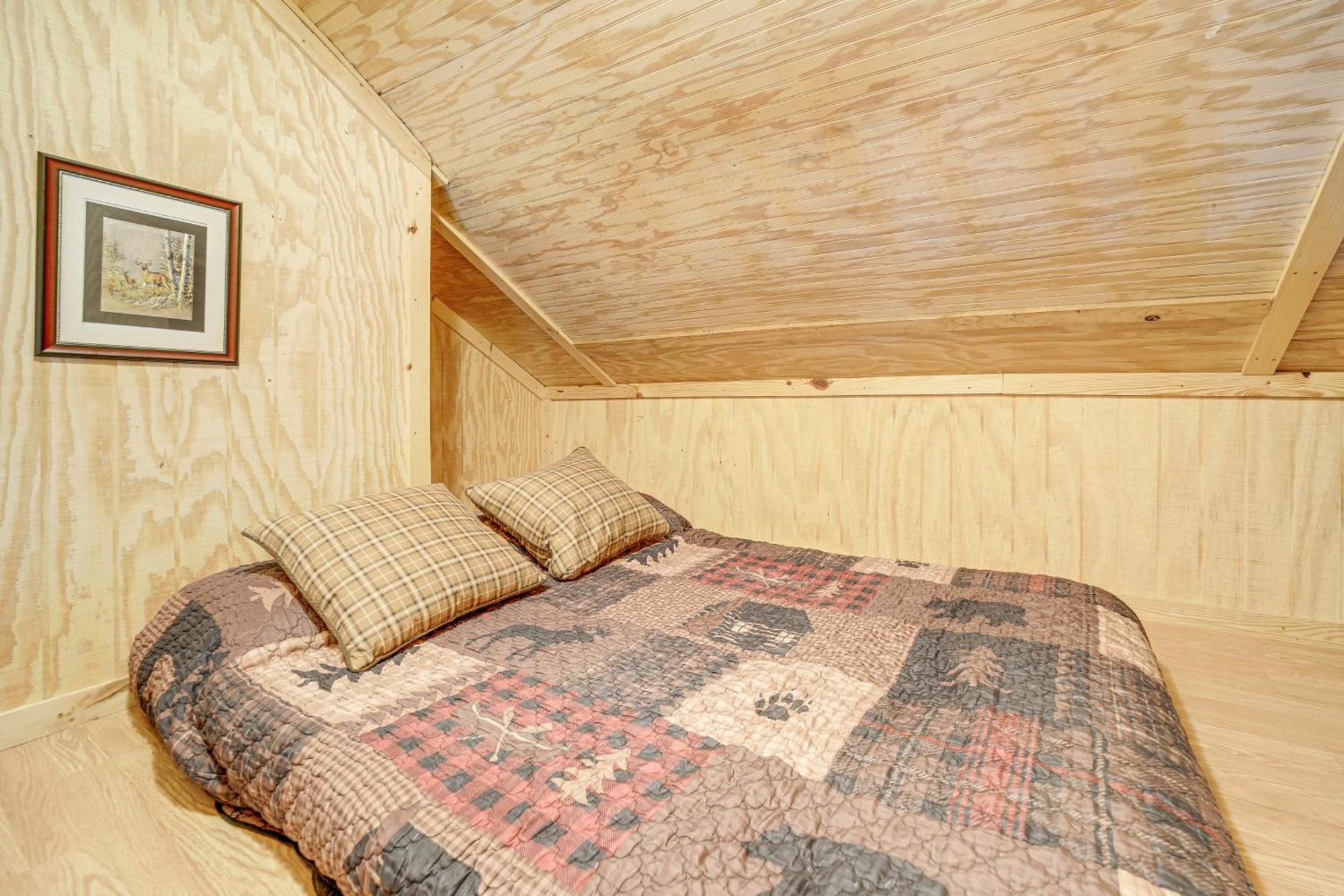 Creekside Whittier Cabin With Fire Pit Near Hiking! Екстериор снимка