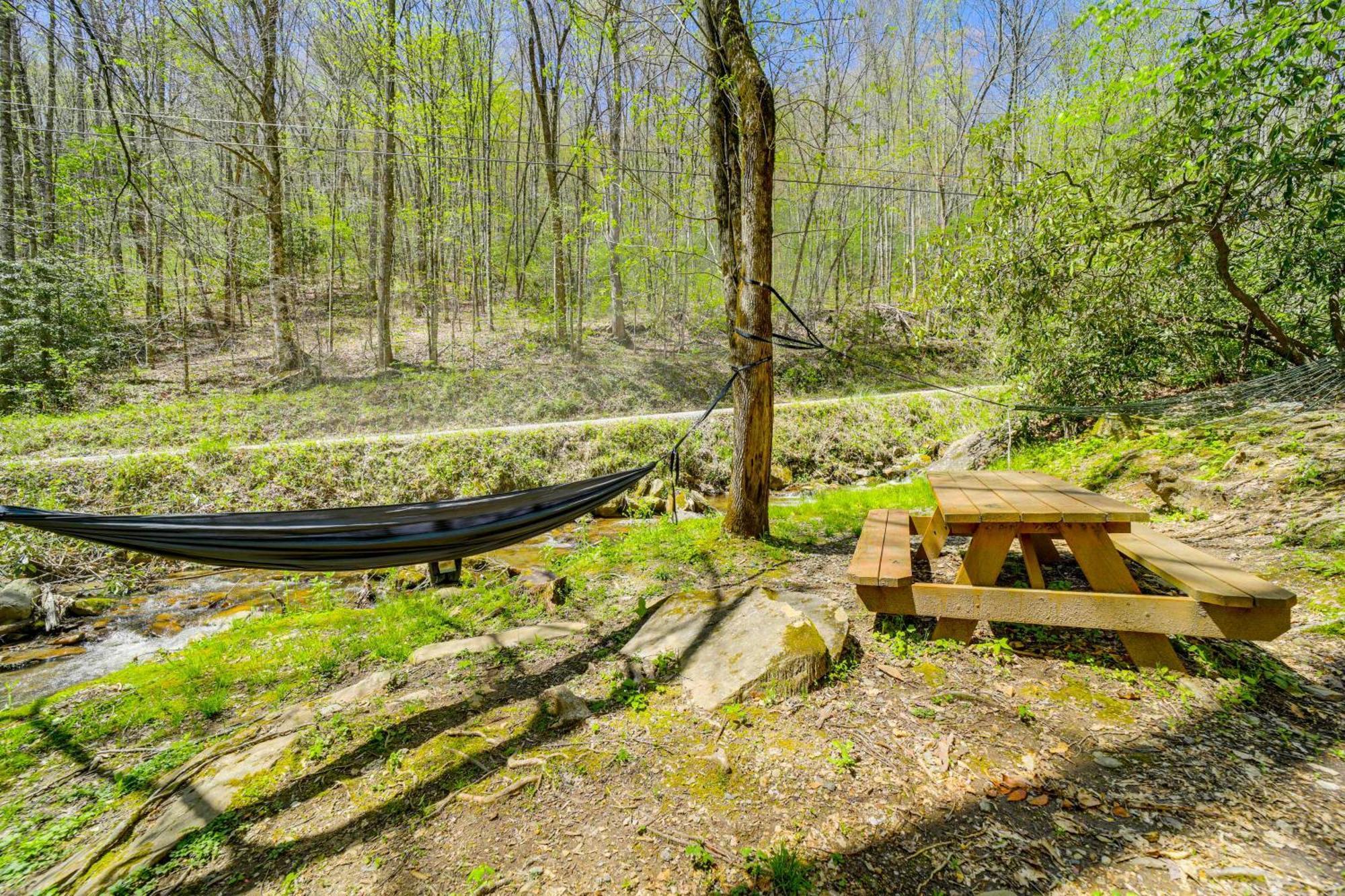 Creekside Whittier Cabin With Fire Pit Near Hiking! Екстериор снимка