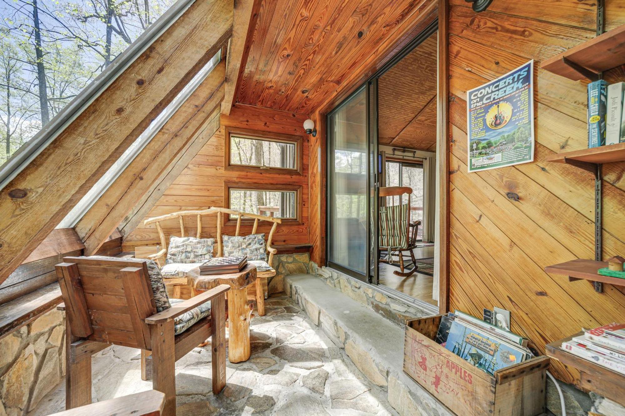 Creekside Whittier Cabin With Fire Pit Near Hiking! Екстериор снимка